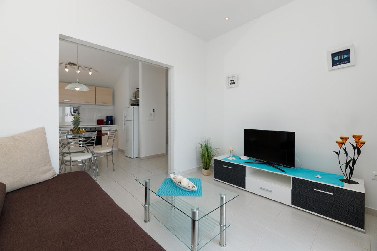 Malo Ferienvilla Privlaka, Pool, Boje, Wi-Fi, Wallbox Privlaka (Zadar) Exterior foto