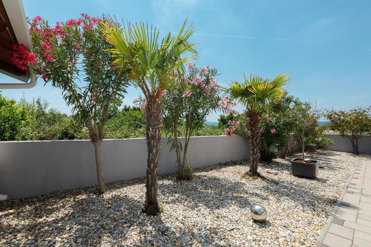 Malo Ferienvilla Privlaka, Pool, Boje, Wi-Fi, Wallbox Privlaka (Zadar) Exterior foto