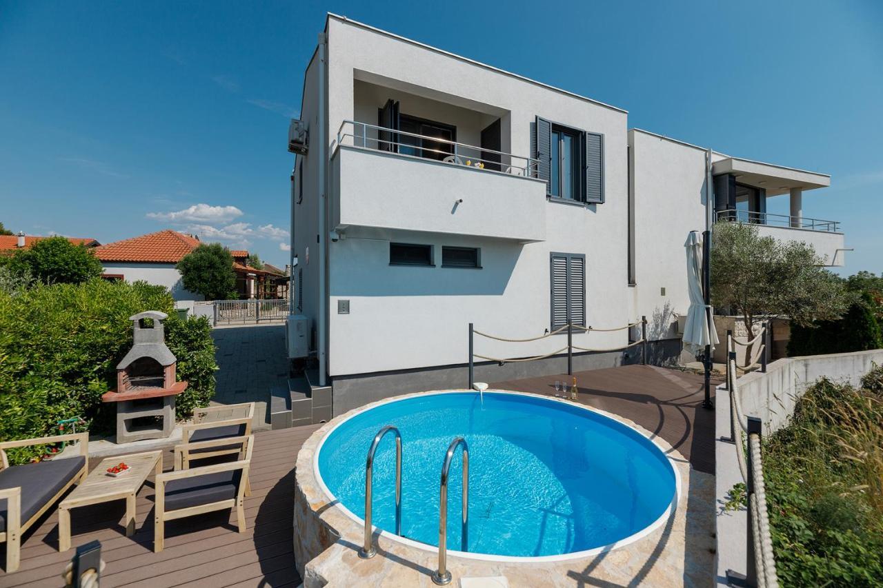 Malo Ferienvilla Privlaka, Pool, Boje, Wi-Fi, Wallbox Privlaka (Zadar) Exterior foto